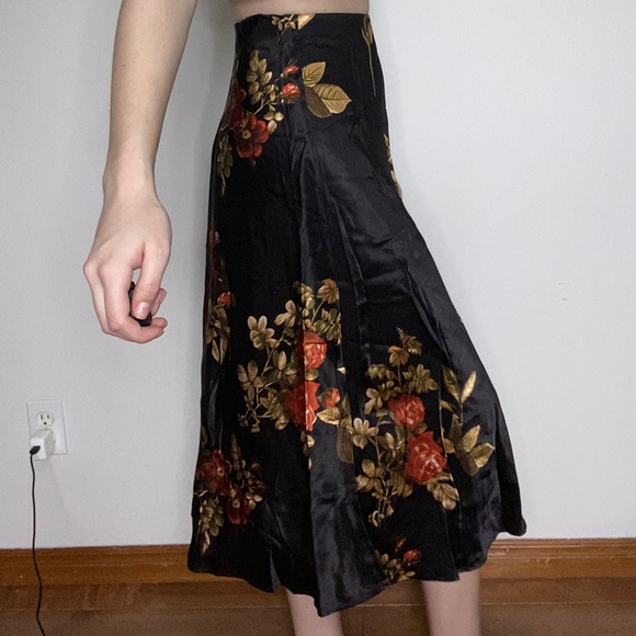 H&M Satin Circle Skirt - Picture 4 of 4